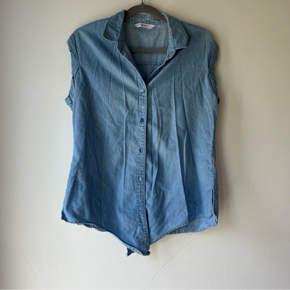 Cleo Light Blue Button Front Top XS | Casual Coastal Cowgirl Chambray Capsule - Picture 11 of 11